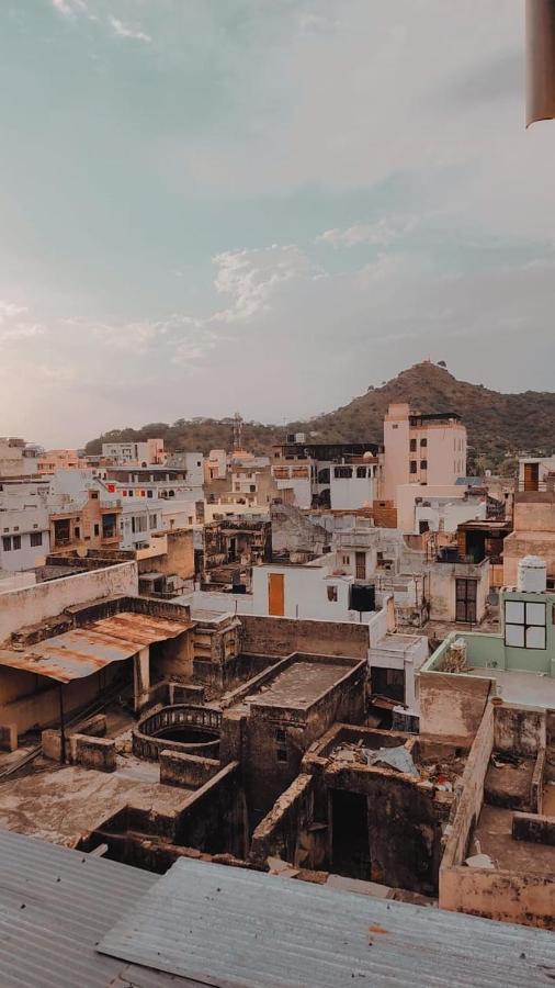 Hotel Nirvana Rooftop Pushkar Esterno foto