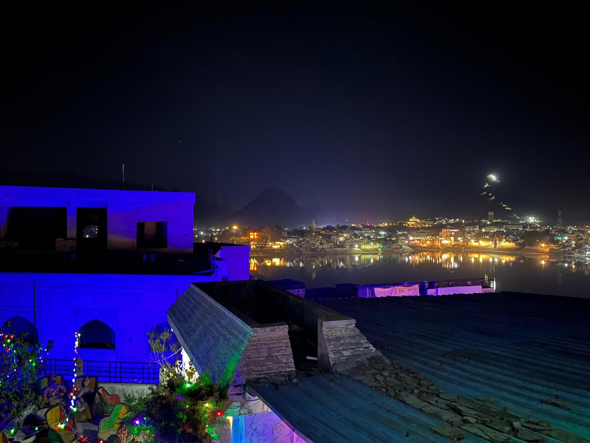 Hotel Nirvana Rooftop Pushkar Esterno foto