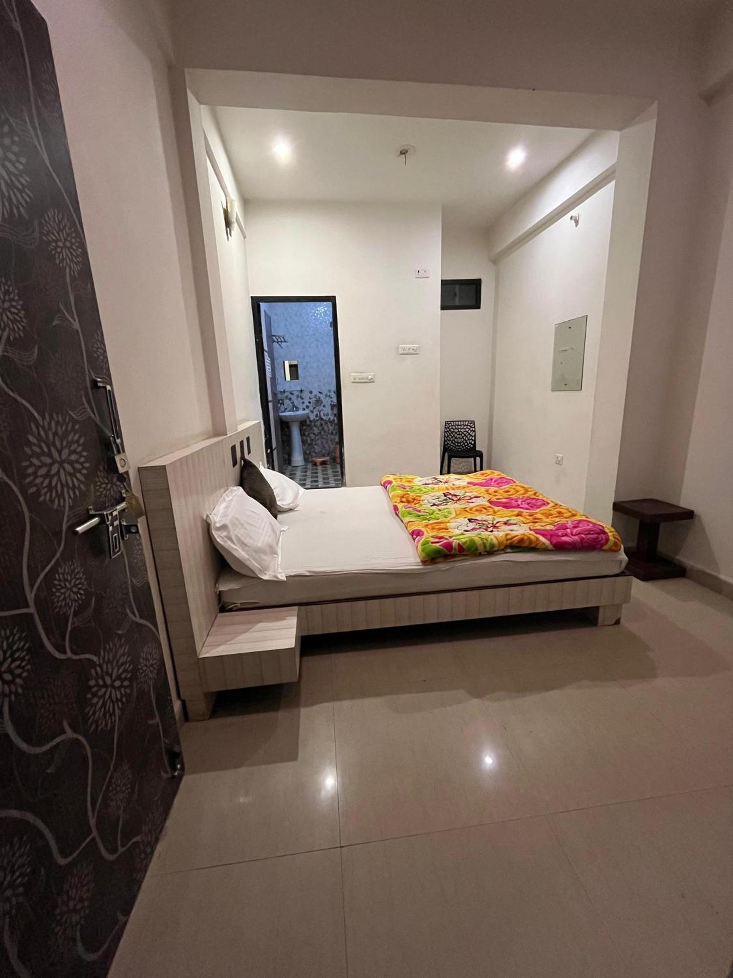 Hotel Nirvana Rooftop Pushkar Esterno foto