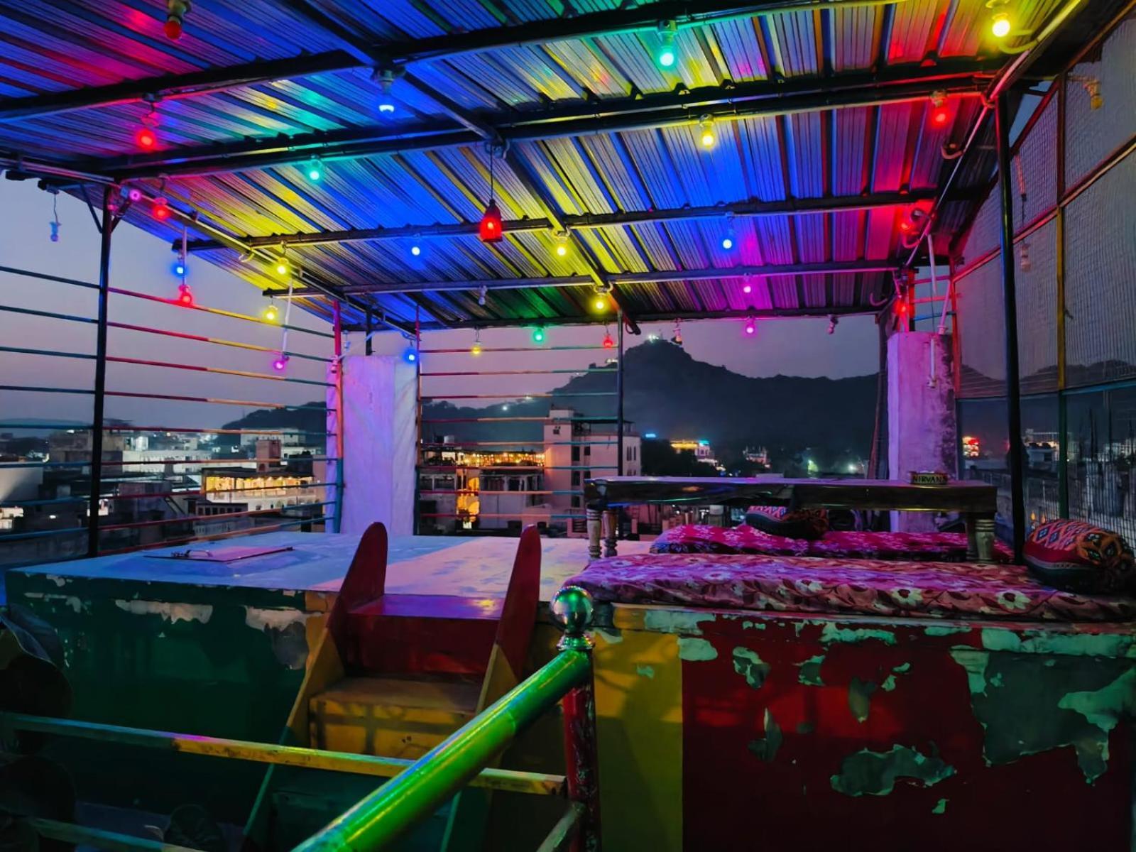 Hotel Nirvana Rooftop Pushkar Esterno foto