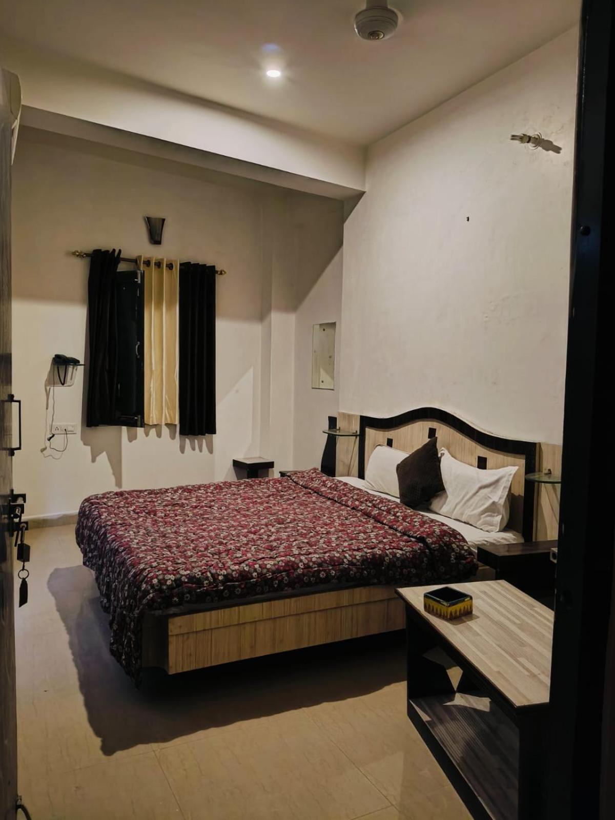 Hotel Nirvana Rooftop Pushkar Esterno foto