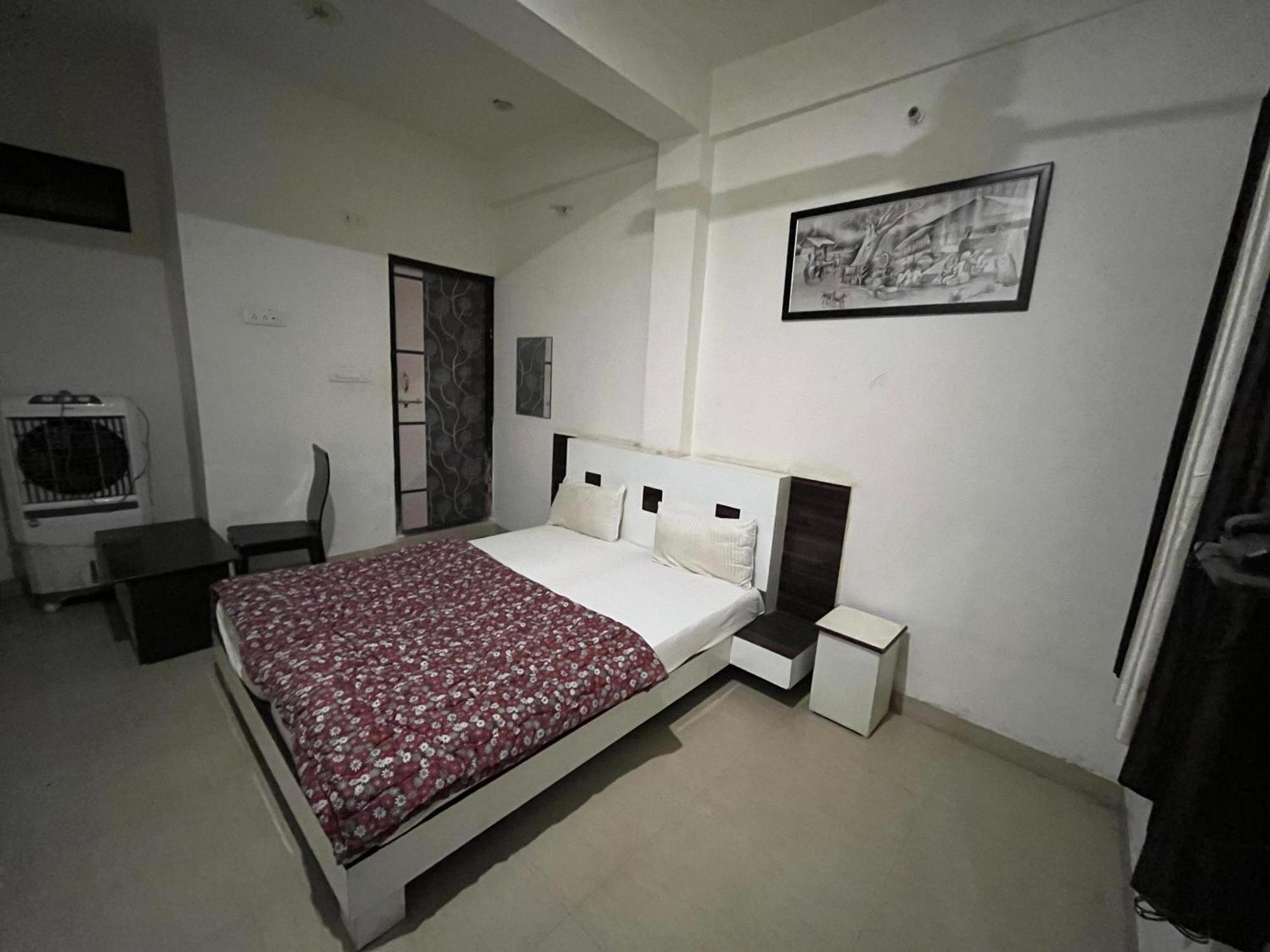 Hotel Nirvana Rooftop Pushkar Esterno foto