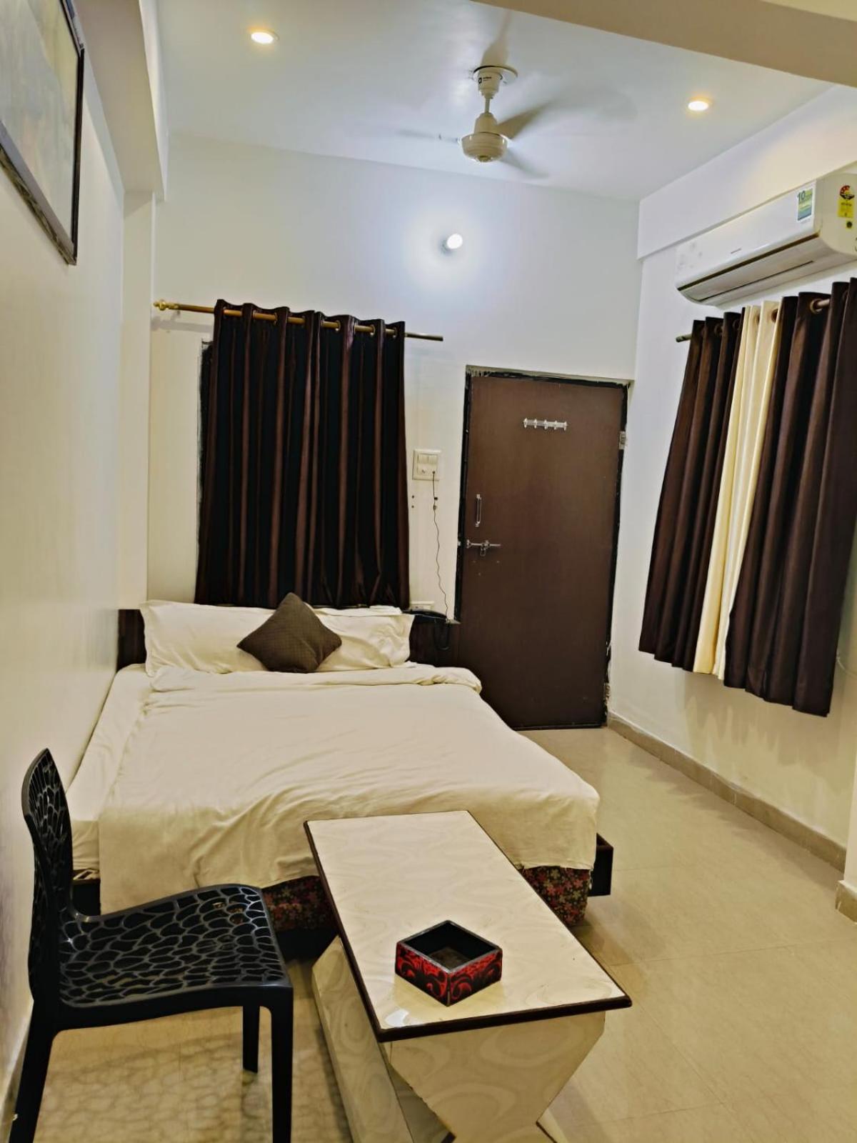 Hotel Nirvana Rooftop Pushkar Esterno foto