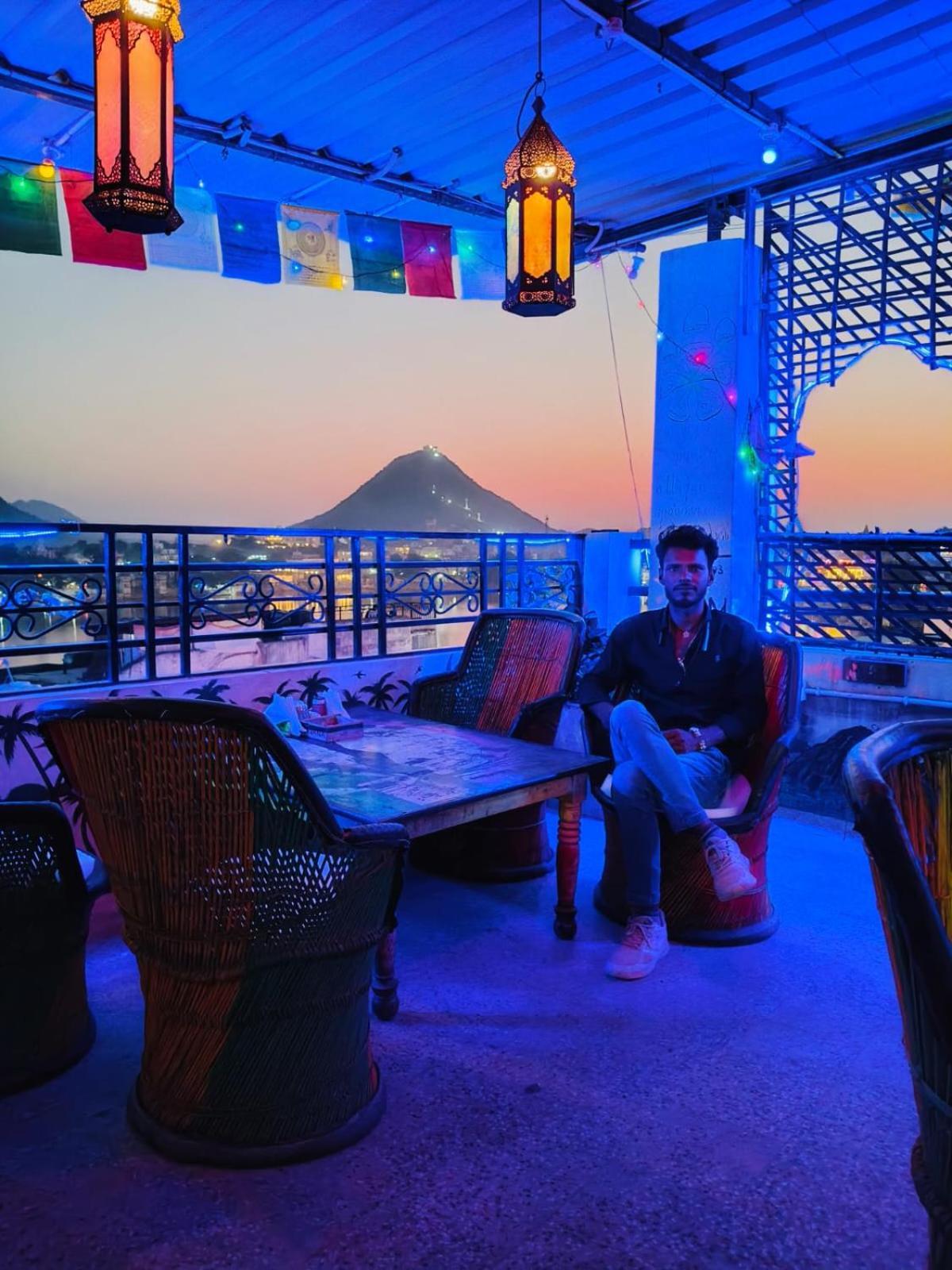Hotel Nirvana Rooftop Pushkar Esterno foto